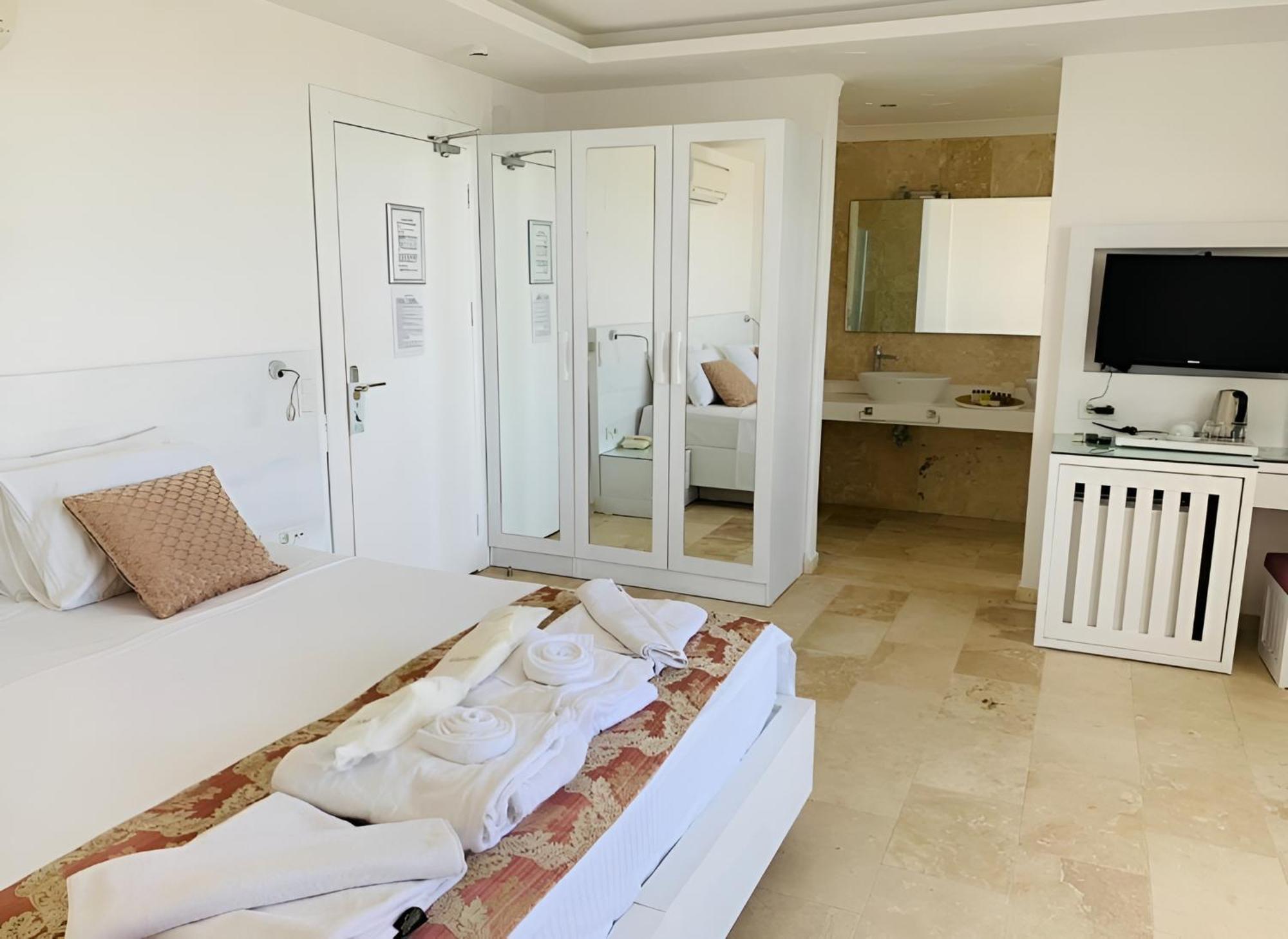 Oasis Hotel (Adults Only) Kalkan Exterior photo